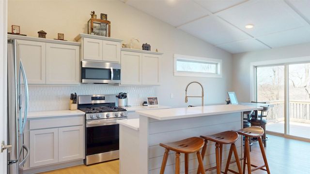 605 E Vista Lake Avenue, Polk City, IA 50226