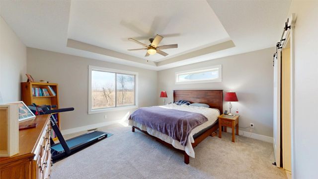 605 E Vista Lake Avenue, Polk City, IA 50226