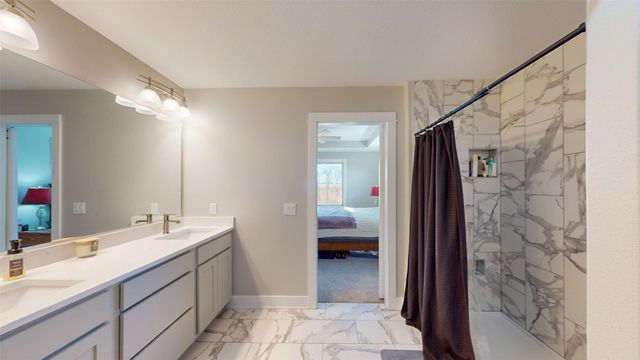 605 E Vista Lake Avenue, Polk City, IA 50226