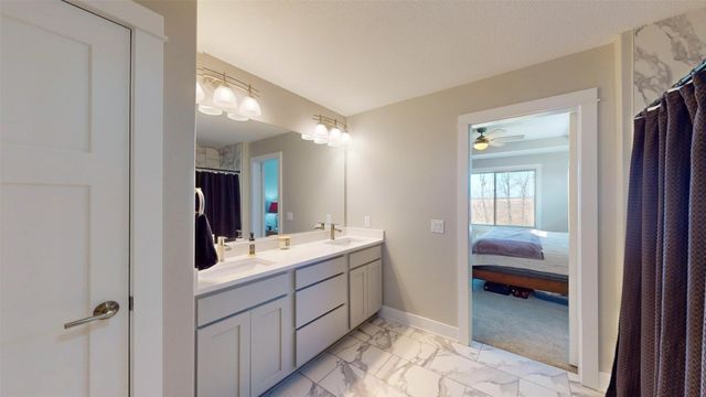 605 E Vista Lake Avenue, Polk City, IA 50226