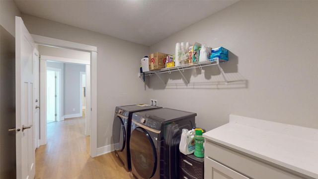 605 E Vista Lake Avenue, Polk City, IA 50226