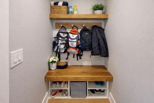 605 E Vista Lake Avenue, Polk City, IA 50226