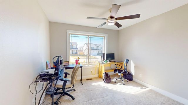 605 E Vista Lake Avenue, Polk City, IA 50226