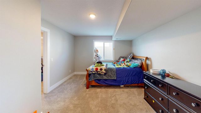 605 E Vista Lake Avenue, Polk City, IA 50226