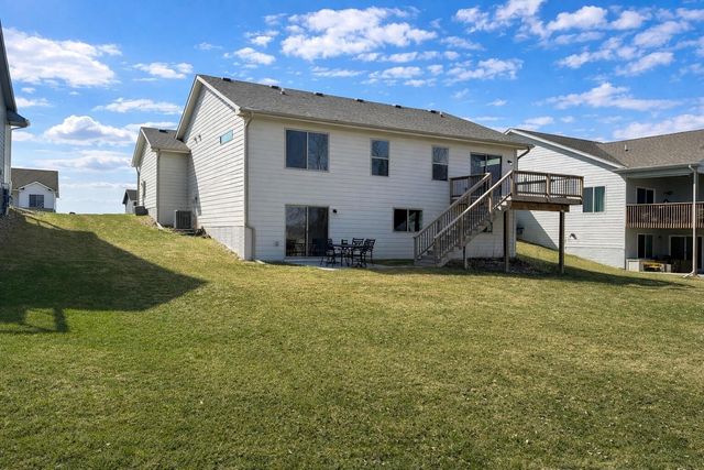 605 E Vista Lake Avenue, Polk City, IA 50226