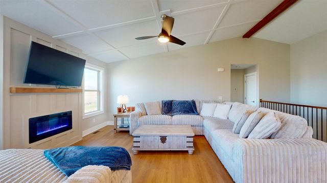 605 E Vista Lake Avenue, Polk City, IA 50226