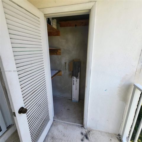 240 Galen Dr 309, Key Biscayne, FL 33149