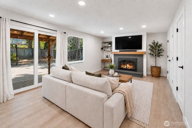 5421 James Place SE, Auburn, WA 98092