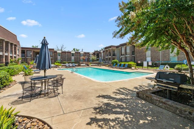7575 Katy Freeway 18, Houston, TX 77024