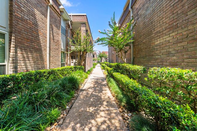 7575 Katy Freeway 18, Houston, TX 77024