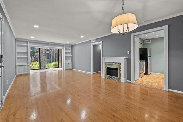 7575 Katy Freeway 18, Houston, TX 77024