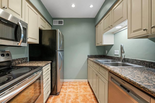 7575 Katy Freeway 18, Houston, TX 77024