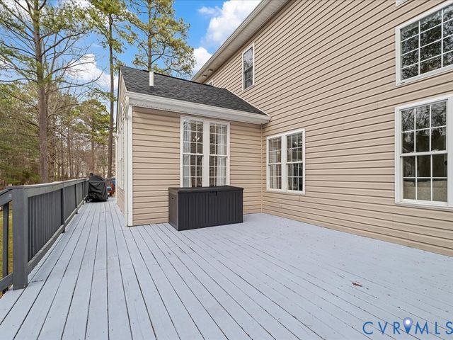 1213 Walthall Creek Dr, South Chesterfield, VA 23834