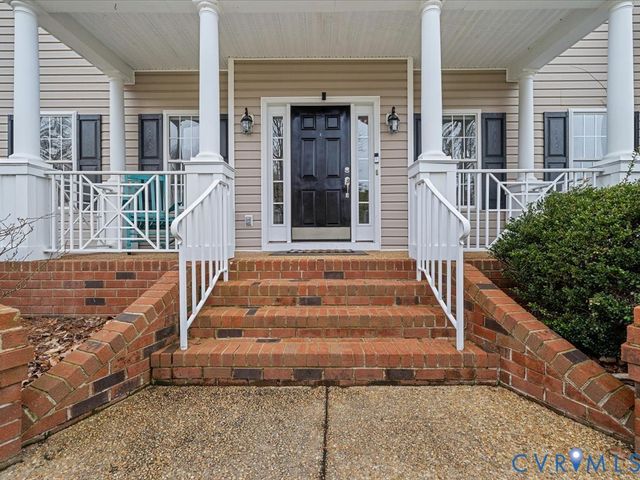 1213 Walthall Creek Dr, South Chesterfield, VA 23834
