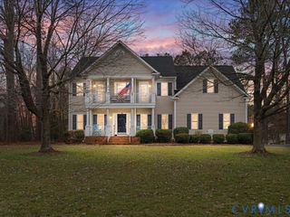 1213 Walthall Creek Dr, South Chesterfield, VA 23834