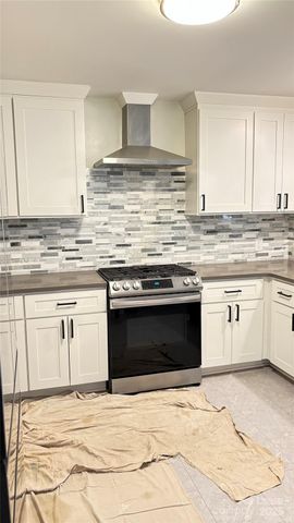 818 Ferndale Drive, Statesville, NC 28677