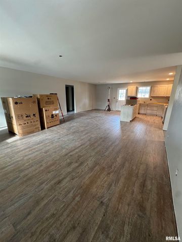 102 TOWNHOUSE Drive, Cambria, IL 62915