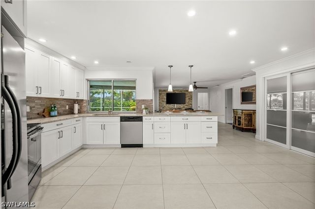 421 Palm River BLVD, Naples, FL 34110