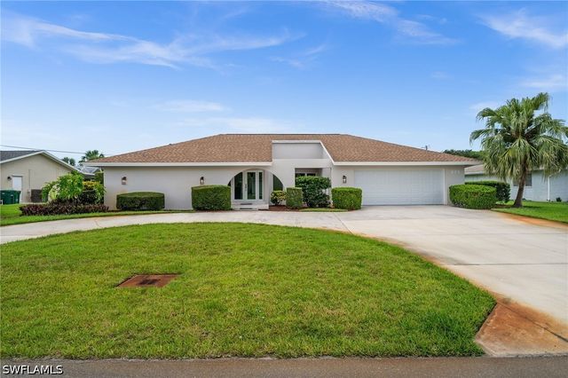 421 Palm River BLVD, Naples, FL 34110