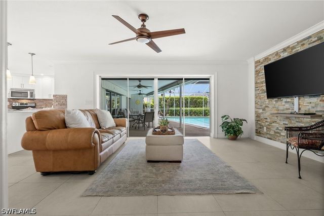 421 Palm River BLVD, Naples, FL 34110