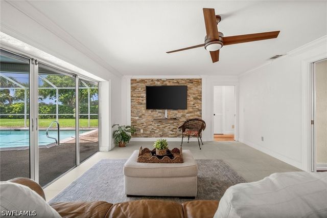 421 Palm River BLVD, Naples, FL 34110