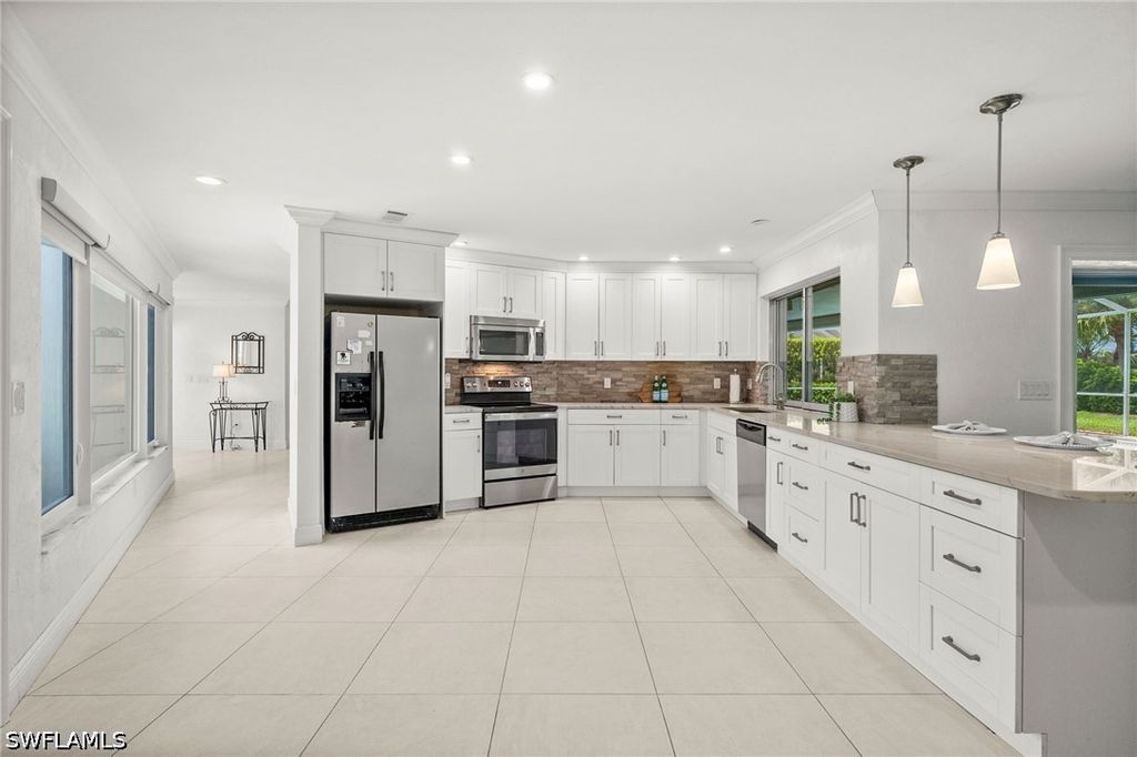 421 Palm River BLVD, Naples, FL 34110