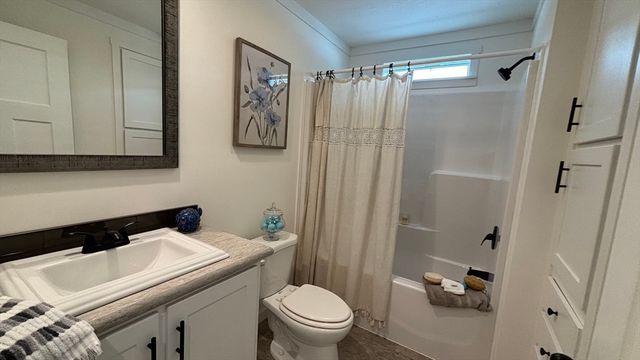 6 Berry Farms Road 6, Sturbridge, MA 01566