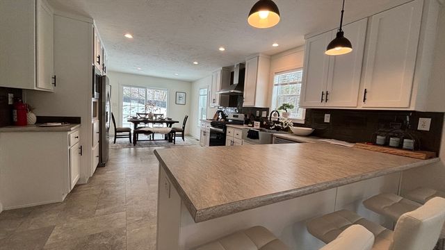 6 Berry Farms Road 6, Sturbridge, MA 01566