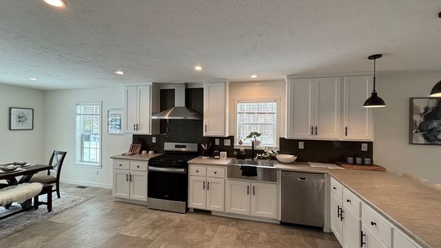 6 Berry Farms Road 6, Sturbridge, MA 01566