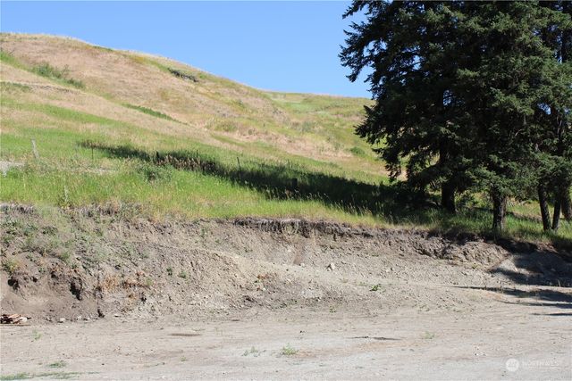 110 Bartroff Road, Oroville, WA 98844