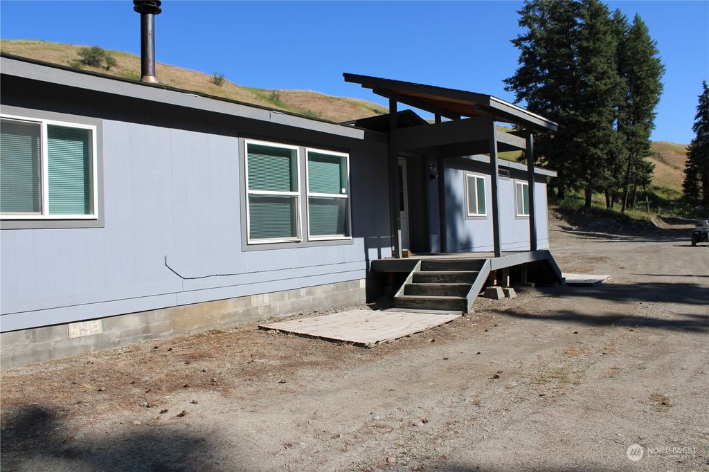 110 Bartroff Road, Oroville, WA 98844