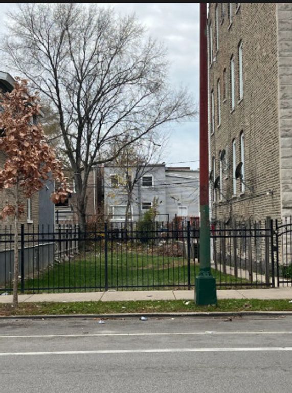 1542 S Homan Avenue, Chicago, IL 60623