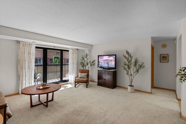 2885 Knox Avenue S 605, Minneapolis, MN 55408