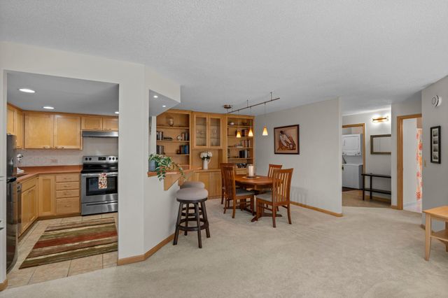 2885 Knox Avenue S 605, Minneapolis, MN 55408