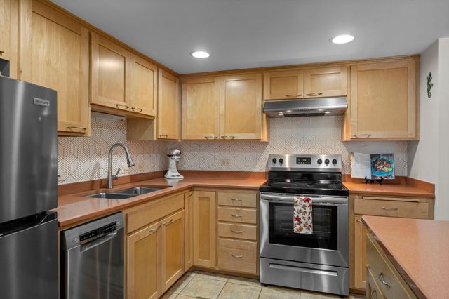 2885 Knox Avenue S 605, Minneapolis, MN 55408