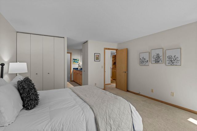 2885 Knox Avenue S 605, Minneapolis, MN 55408