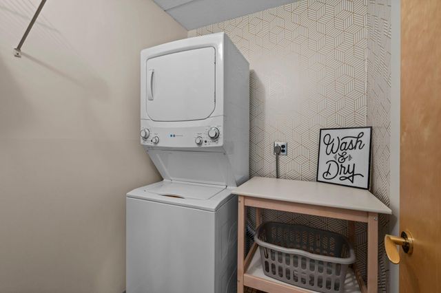 2885 Knox Avenue S 605, Minneapolis, MN 55408