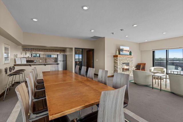 2885 Knox Avenue S 605, Minneapolis, MN 55408