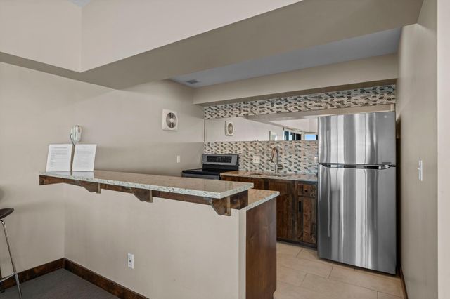 2885 Knox Avenue S 605, Minneapolis, MN 55408