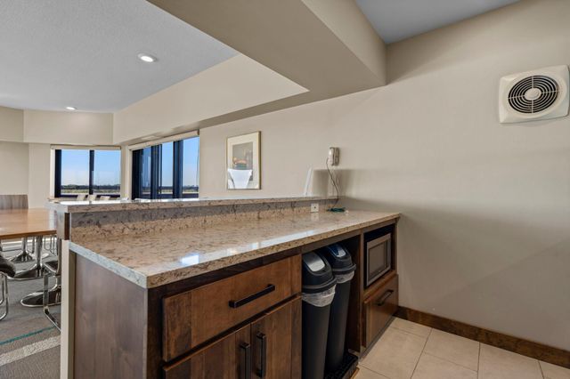 2885 Knox Avenue S 605, Minneapolis, MN 55408