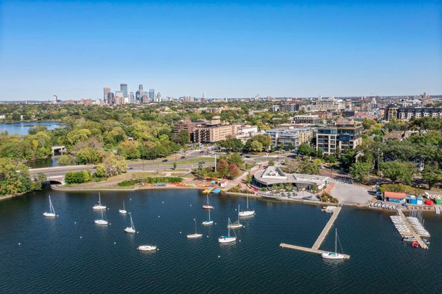 2885 Knox Avenue S 605, Minneapolis, MN 55408