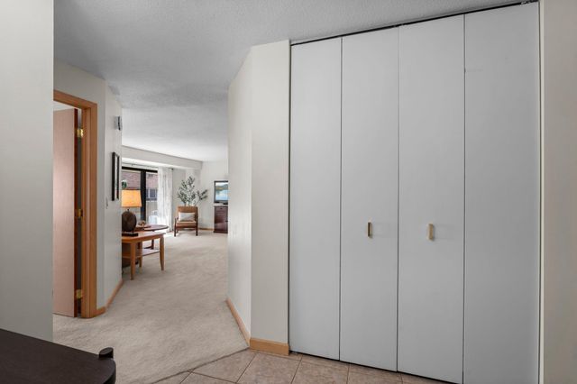 2885 Knox Avenue S 605, Minneapolis, MN 55408