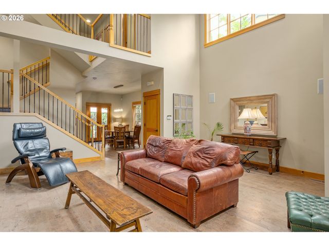 3017 LORD BYRON Pl, Eugene, OR 97408