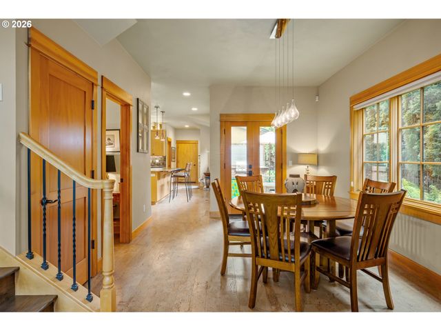3017 LORD BYRON Pl, Eugene, OR 97408