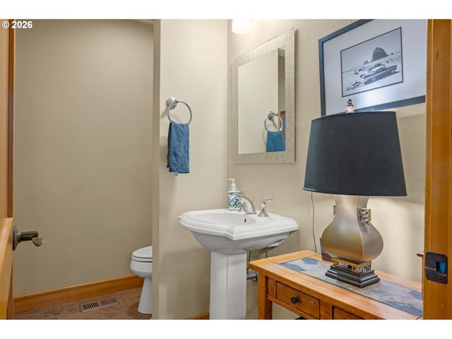 3017 LORD BYRON Pl, Eugene, OR 97408