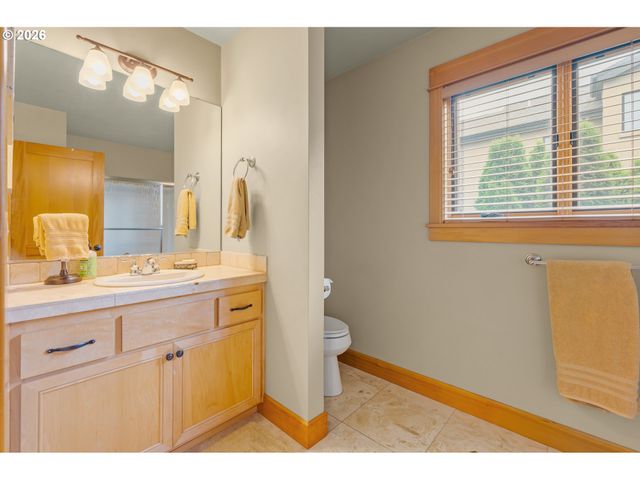 3017 LORD BYRON Pl, Eugene, OR 97408