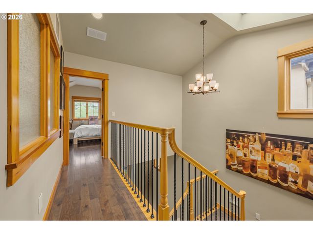 3017 LORD BYRON Pl, Eugene, OR 97408
