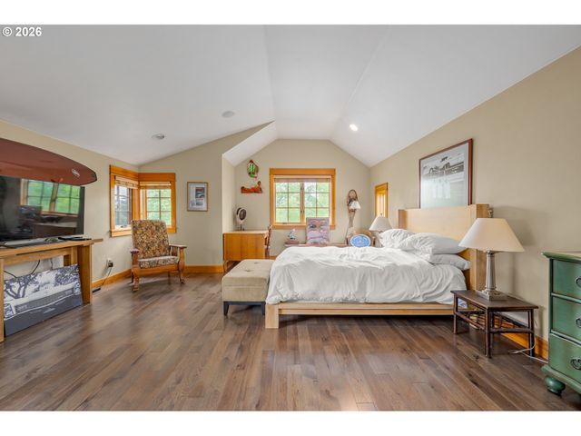 3017 LORD BYRON Pl, Eugene, OR 97408