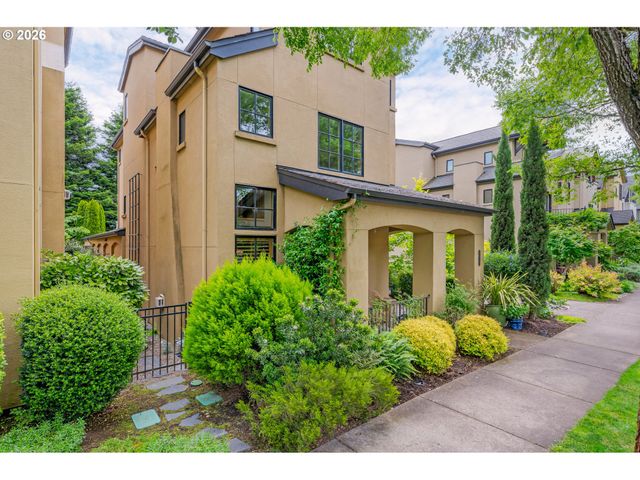 3017 LORD BYRON Pl, Eugene, OR 97408