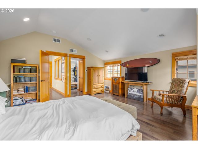3017 LORD BYRON Pl, Eugene, OR 97408